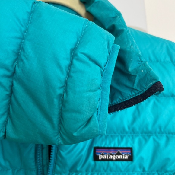 Patagonia Women's Teal Down Jacket - Picture 5 of 11